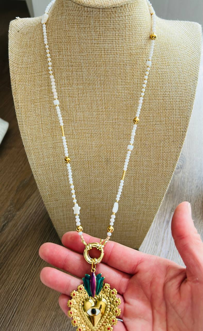 Medium-length necklace and large steel pendant heart